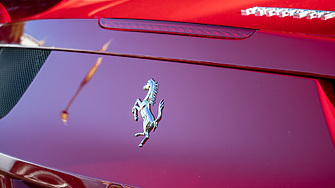Шефът на Ferrari: Електрическата кола пази емоцията на суперавтомобила 