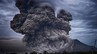 Вулканът Канлаон изригна, изпращайки пепел на 5 км в небето