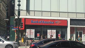 Шефът на Bank of America: Не знам защо Бъфет продава акциите ни 