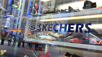 Бивш фризьор и семейството му ще спечелят $1.1 млрд. от продажбата на Skechers