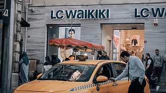 Как турските марки LC Waikiki, Koton и DeFacto завладяха пазарите, където Zara и H&M липсват
