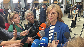 Екатерина Захариева: При поръчки на оръжие 65% от производителите трябва да са от ЕС 