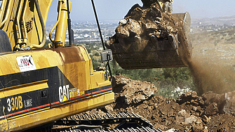 Най-големият държавен инвестиционен фонд излиза от Caterpillar и пет израелски банки