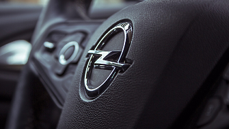 Opel преразглежда стратегията си: Отлага целта за 100% електромобили до 2028 г.