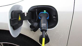 Plug-in хибридите замърсяващи почти колкото бензиновите коли?