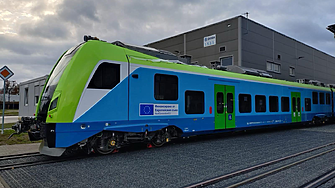 Първият елвлак Skoda идва у нас през януари, тръгва по релсите през април (снимки)