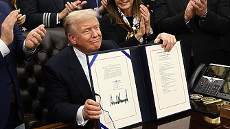 След рекордни 43 дни блокада: Щатското правителство отново работи