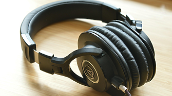 Слушането на музика намалява риска от деменция при възрастните?