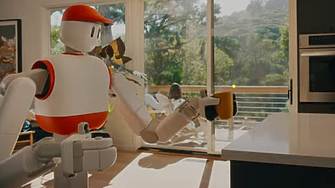 Най-накрая: Робот, който може да вдига масата и да зарежда миялната машина