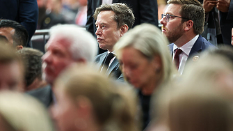 Акционерите на Tesla одобриха $1 трлн. заплащане за Илон Мъск