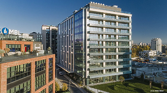 Най-големият публично търгуван хеджфонд в света съкращава позиции в Лондон и ги мести в България 