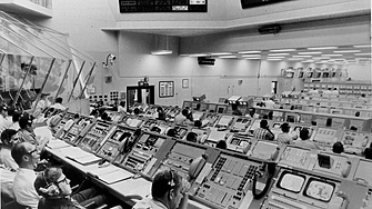 07.12.1972 г.: Изстреляна е последната пилотирана мисия до Луната - Аполо 17