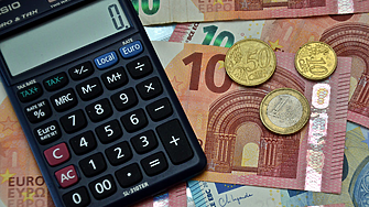 Българинът тегли кредити за над 1 млрд. лева за пореден месец 