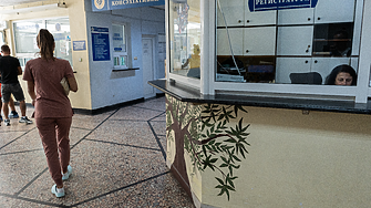 От джоба: Българите доплащат 37% от сметките си за здравеопазване