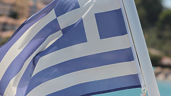 Въпреки че не приема евро и Гърция спира редица дигитални услуги на Нова година