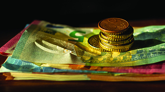 Плащам в лева, връщат ми евро: Колко точно са 1, 2, 5 и 10 лева в евро?