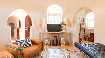 Испания глоби Airbnb с €64 млн.