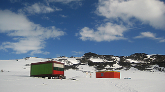 Пазарджишки мебелист ще обзаведе базата на България в Антарктида