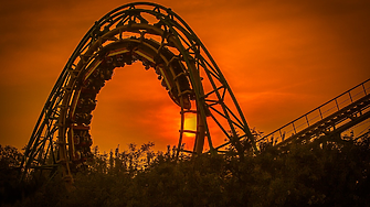 Саудитска Арабия откри увеселителен парк за $1 млрд. с най-бързото влакче на ужасите в света