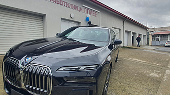 BMW 750e в клас: Бургаски ученици ще се обучават на хибрид от последно поколение