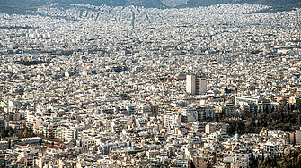 Колко имота за краткосрочни наеми са функционирали в Гърция през 2025? 