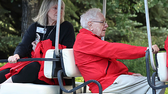 Последните инвестиции на Бъфет начело на Berkshire: ⬇️ Apple, ⬆️ The New York Times