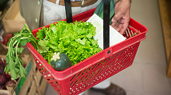 Краставиците скочиха със 74%: Какво се случва с цените в магазина?