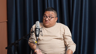 Стефан Виет: 100% неработоспособен по ТЕЛК, но експерт по маркетинг в реалността