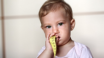 Гърция отпуска на работещите родители до €500 на месец за детегледачка