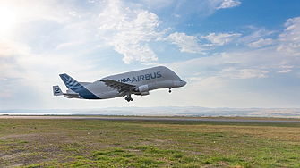 „Летящият кит“ на Airbus кацна за първи път на българско летище