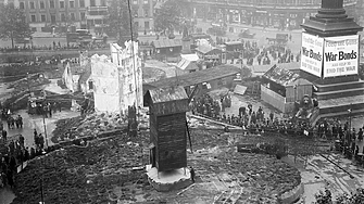 Великобритания е опитвала с военни облигации и преди, а вложителите платиха цената