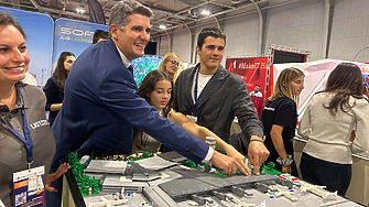 С 10 000 LEGO части показаха как ще изглежда бъдещия Терминал 3 на летището в София