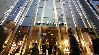 Armani търси инвеститор: LVMH, L’Oréal и EssilorLuxottica влизат в надпреварата за дял
