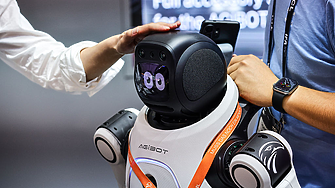 Продажбите на хуманоидни роботи в света достигат 7 000 броя през 2025 г.