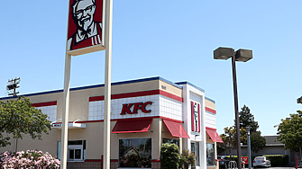 След близо 40 г. партньорство: KFC сменя PepsiCo с Coca-Cola
