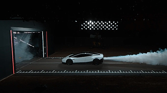 От 0 до 100 км/ч за 0.81 секунди: Tesla представи летяща кола с ракетна технология на SpaceX