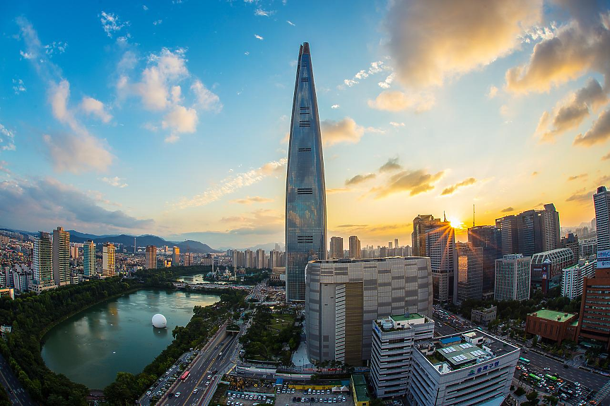 Lotte World Tower, Сеул, Южна Корея - 554.5 метра
