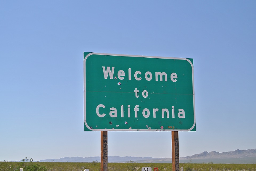 Защо бензинът в Калифорния е с близо 70% по-скъп от останалите щати?