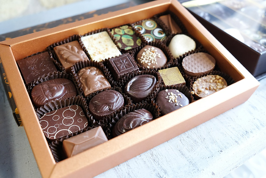 Белгия произвежда шоколад от почти 400 години. Първите доказателства за това са от 1635 г. Днес страната произвежда над 173 000 тона от продукта годишно и има около 2000 магазина за шоколад.