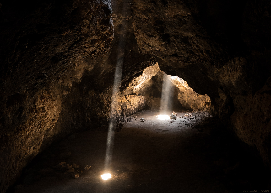 В пещерата Азих в Западен Азербайджан археолозите са открили инструменти и човешки останки, датиращи от преди около 2 милиона години.