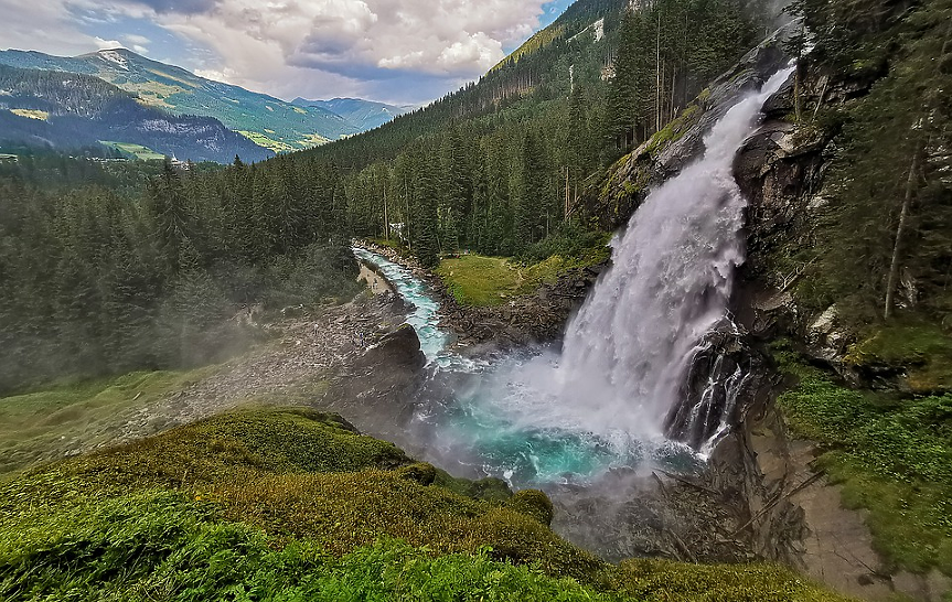 Австрия е дом на най-високия водопад в Европа – Кримъл, който достига 380 метра височина.