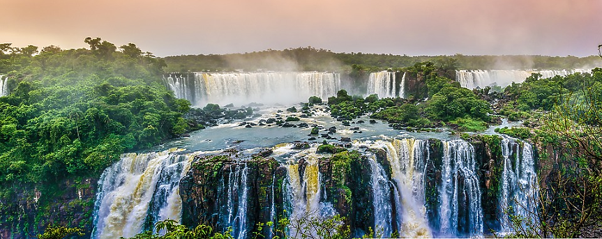 Бразилия е дом на седем природни и 14 културни обекта, включени в списъка на ЮНЕСКО за световно наследство.