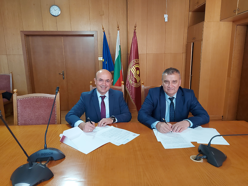 БФБ и УНСС подписаха споразумение за сътрудничество