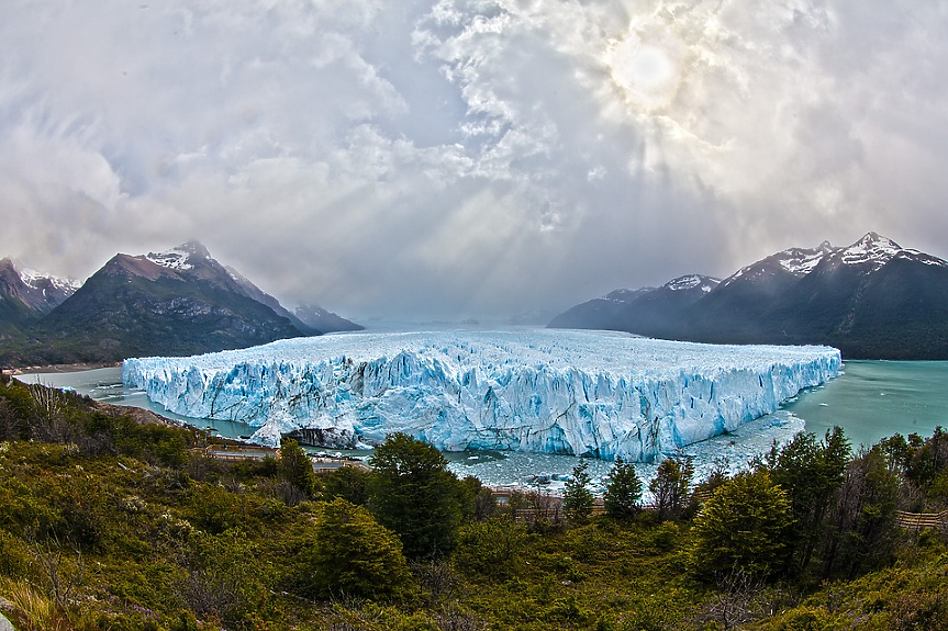 Топенето на ледниците може да освободи тонове бактерии 