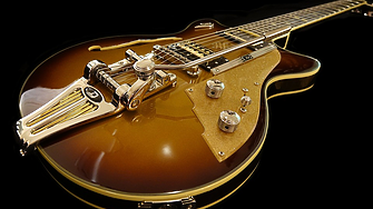 Счупена китара на Кърт Кобейн е продадена за половин милион долара
