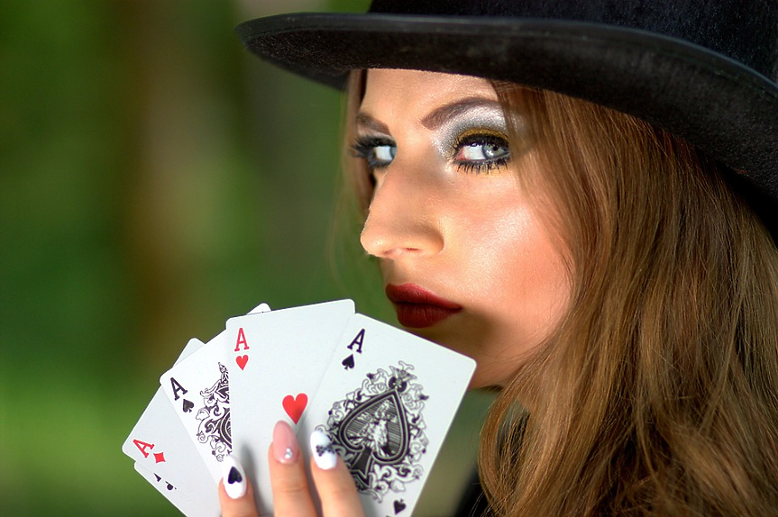 Защо дъщерите ви трябва да се научат да играят покер, според жена милиардер 