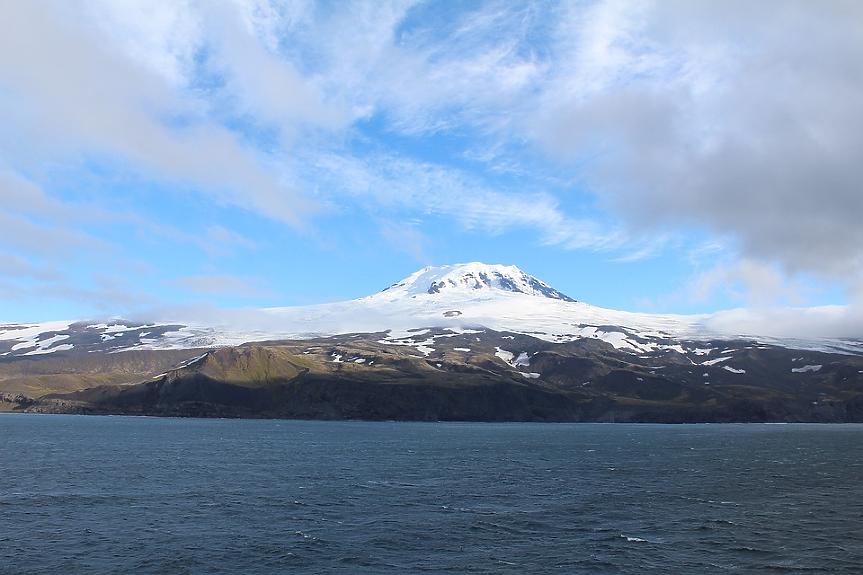 Единственият активен вулкан в Норвегия е на остров Ян Майен в Норвежко море. Намира се на половината път между Норвегия и Гренландия, северно от Исландия.