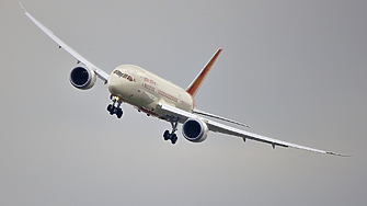 Air India с рекордна поръчка за нови самолети