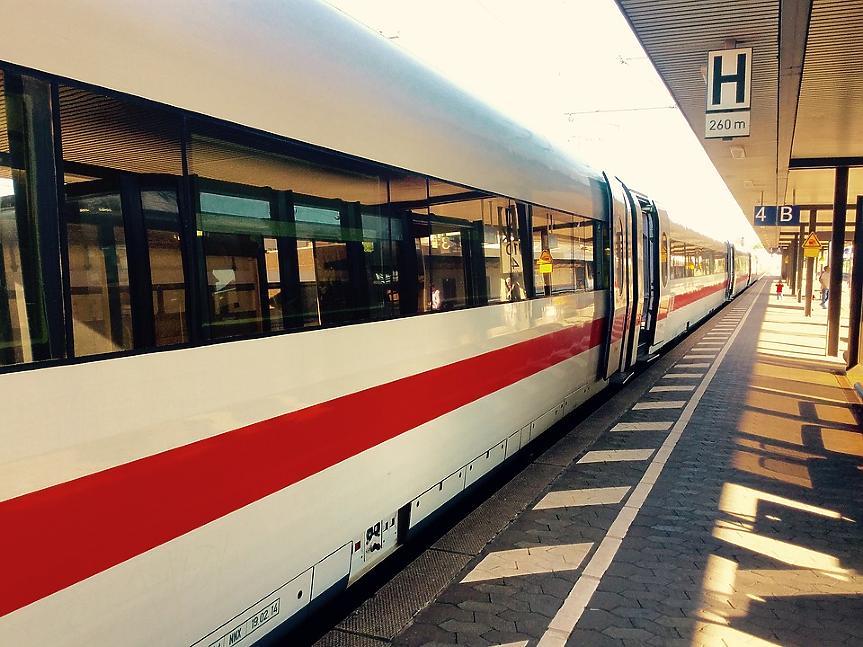 Новият високоскоростен влак между Барселона и Мадрид струва само €18