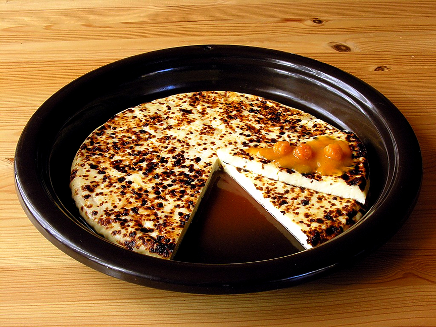 Местният кулинарен специалитет е сиренето Leipäjuusto, което се превежда като "хлебно сирене". Обикновено то се сервира с традиционното за Лапландия сладко от диви къпини. 
